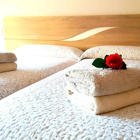2 Bedrooms With Shared Pool Furnished Garden And Wifi At 1 Km Away From The Beach Apartment