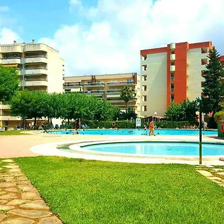 2 Bedrooms With Shared Pool Furnished Garden And Wifi At 1 Km Away From The Beach Salou